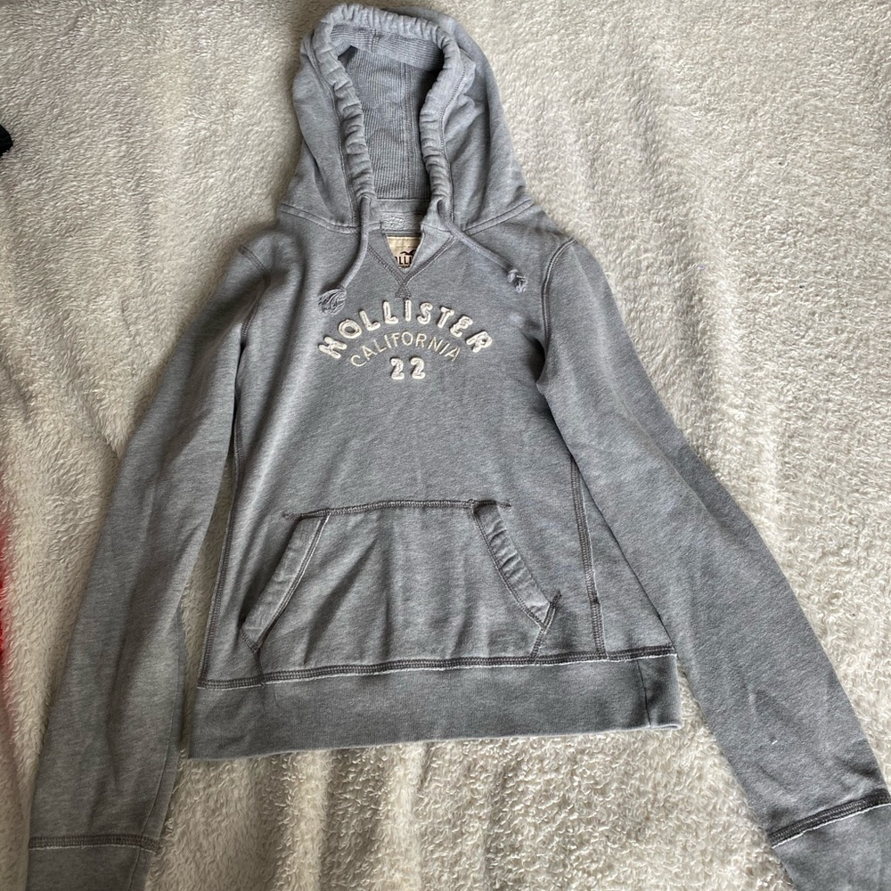 hollister sweatshirt